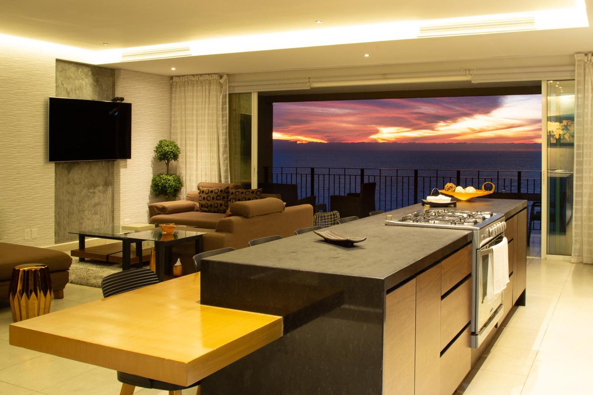 Ferienwohnung NEW Remodel Gorgeous 15 Floor Grand Venetian Puerto Vallarta Exterior foto