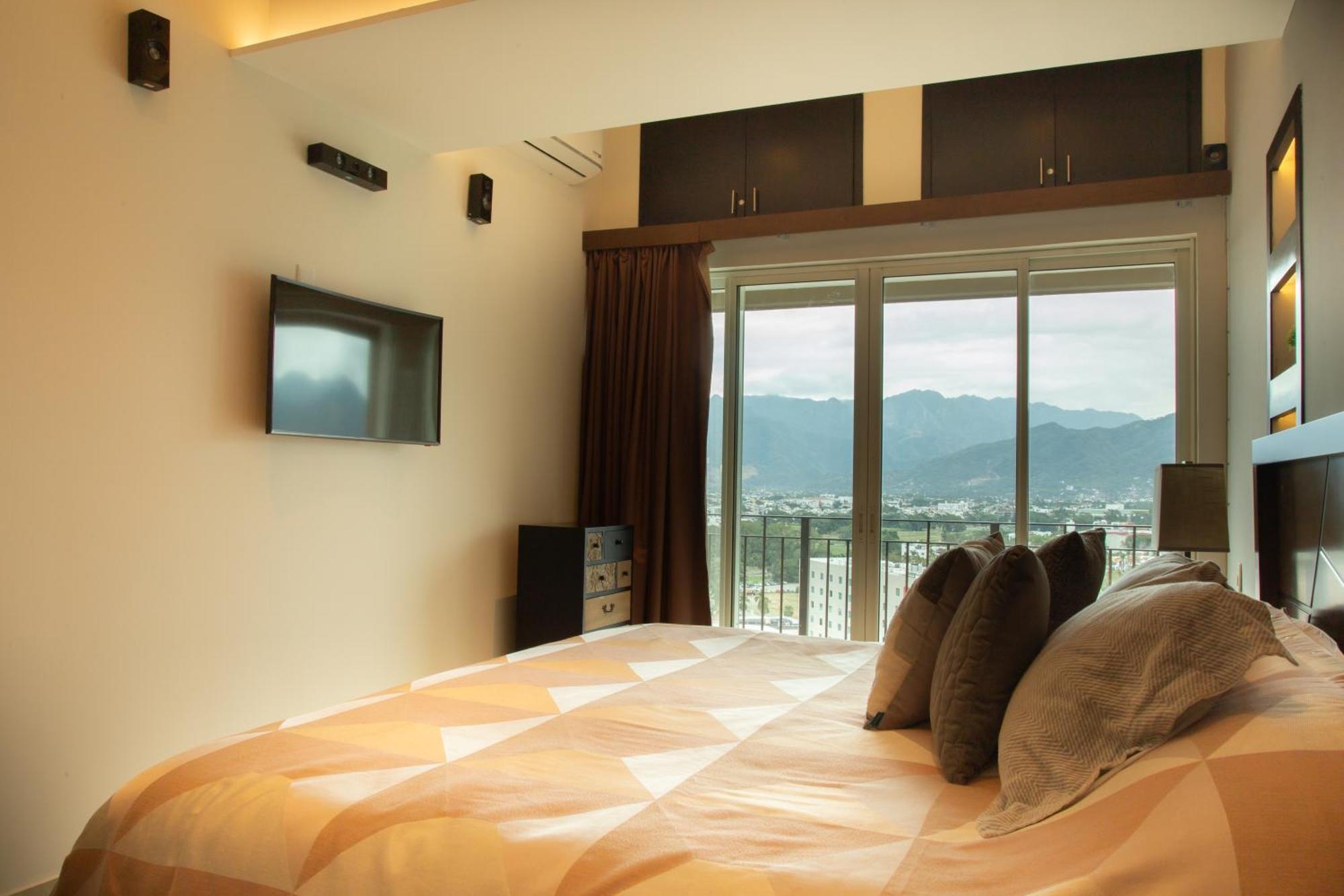 Ferienwohnung NEW Remodel Gorgeous 15 Floor Grand Venetian Puerto Vallarta Exterior foto